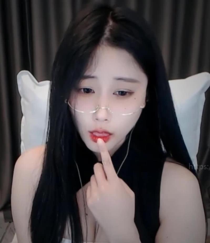 0625113938.jpg MY雪寒ASMR福利视频掏耳舔耳