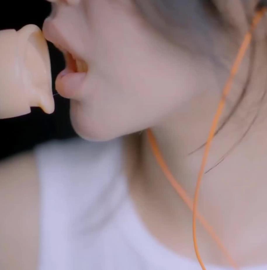 0914173314.jpg 小萌ASMR 白衣舔耳福利视频