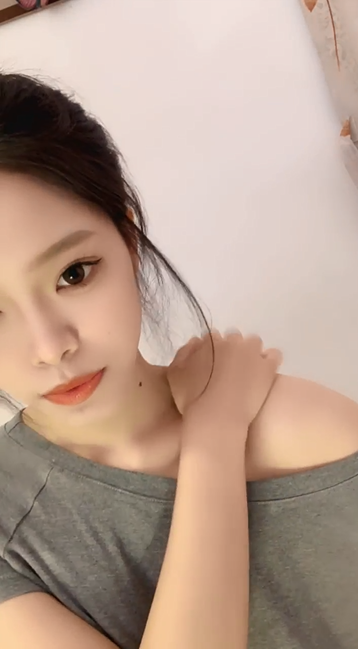 【雯雯舌头很迷人】神仙颜值！超迷人6v