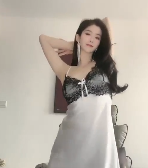 颜值少妇-鱼鱼-高价1V1自慰骚舞福利（10V,1.04G）